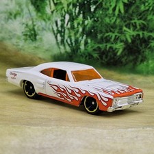 Hot Wheels '69 Dodge Coronet SuperBee Diecast Model 1:64 (78) Ex Condition