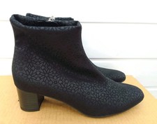 PETER KAISER PLUS SIZE 5.5