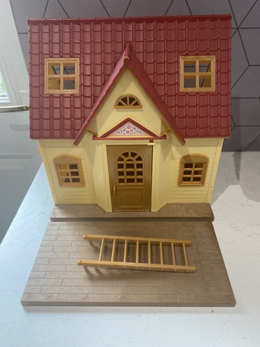 Sylvanian families red roof - families,