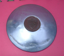 Vintage Rover car hubcap hub