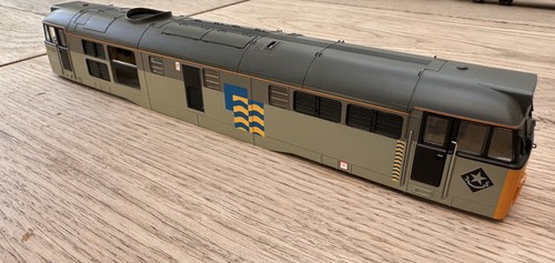 Hornby class 31233 railfreight - hornby,