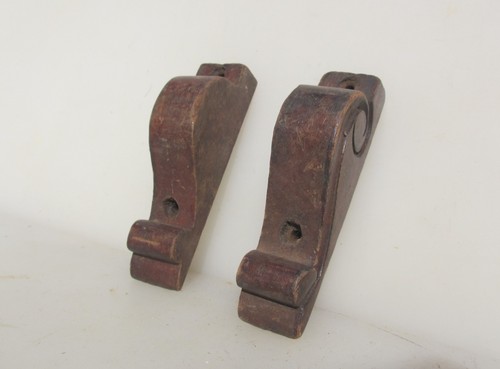 Small vintage wooden corbels - small,