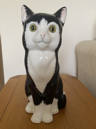 Large black white just - black,