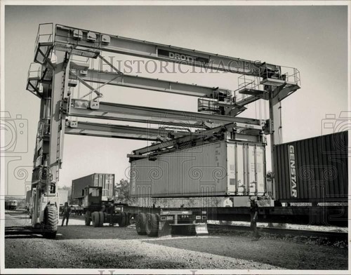 1986 press photo - photo, crane