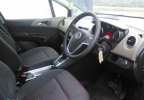 Breaking vauxhall meriva - breaking,