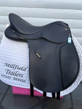 17 Inch Black Wintec Wide Saddle With Cair Adjustable Gullet