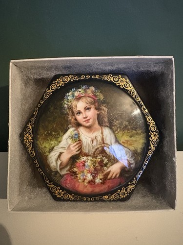 Rare lacquered fedoskino hand - rare,