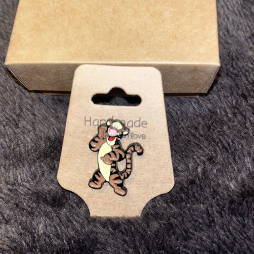 Tigger pin badge winnie the - tigger,