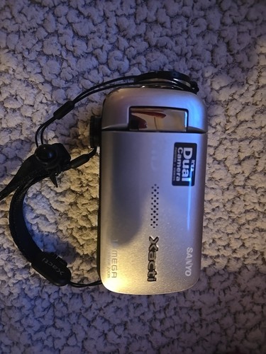 Anyone xacti dual - dual, camera