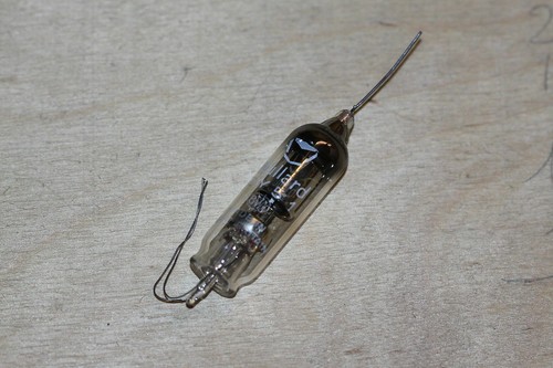 Dy51 mullard nos - mullard,