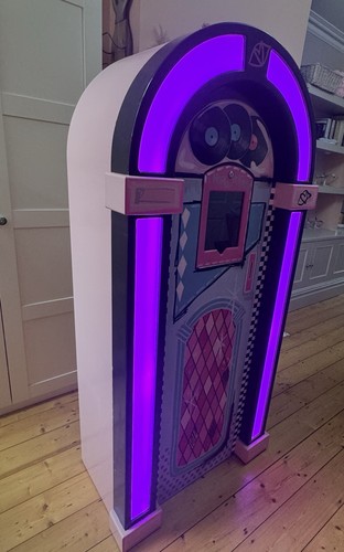 Bespoke juke box - juke,