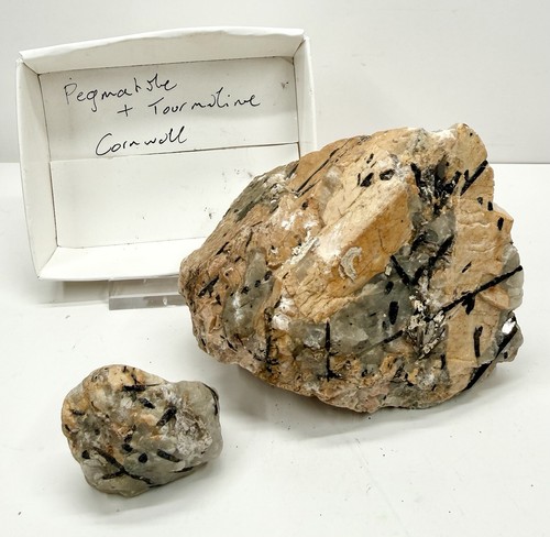 Cornish pegmatite tourmaline - cornish,
