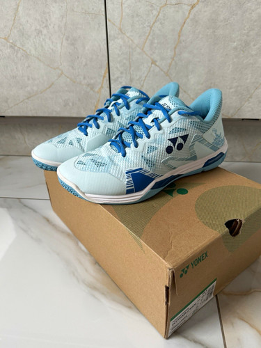 Yonex power cushion eclipsion - power,