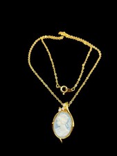 Gold Tone Necklace With A Gold