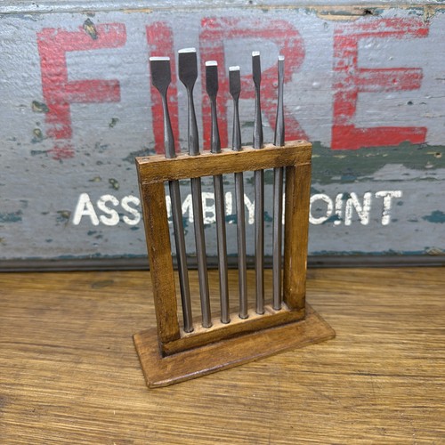 Small wood carving chisels - small,
