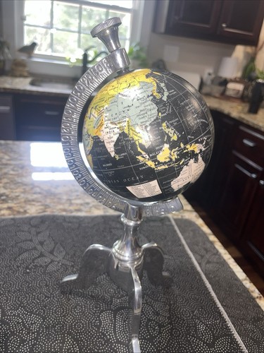 World globe legs silver - world,