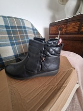 New Ladies Cushion Walk Boots