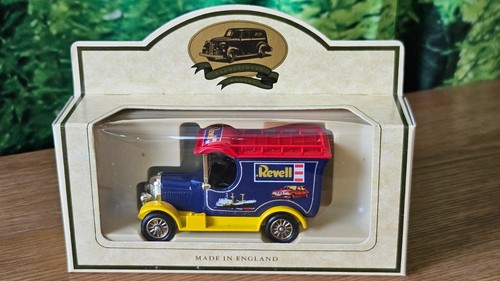 Lledo revell diecast model - ,