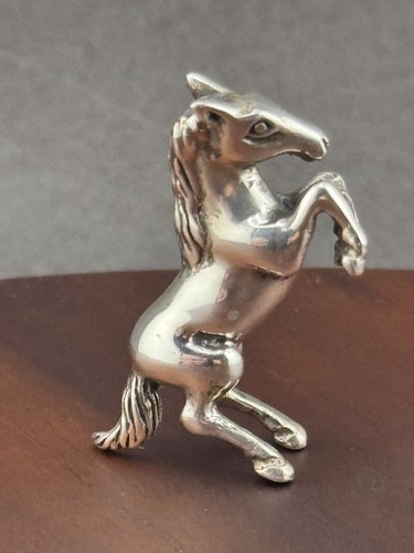 Horse standing silver - standing,