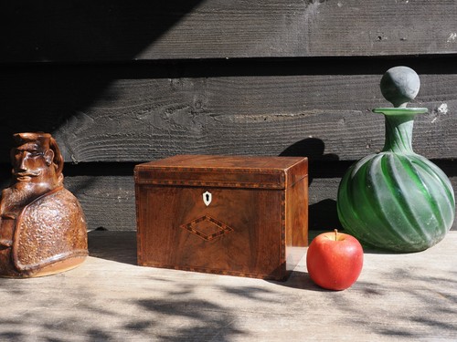 Nice little tunbridgeware box - nice,