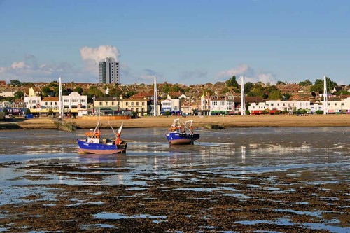 Fishing boats southend sea - boats,