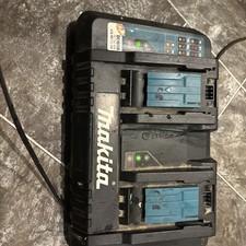 Makita DC18RD Dual-Port Lithium-Ion Battery Charger - Black