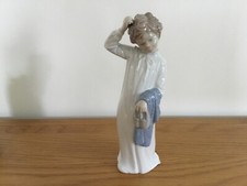 TALL LLADRO NAO(BOY WITH TOWEL