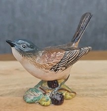BESWICK 2106 WHITETHROAT BIRD FIGURINE GLOSS FINISH - COLLECTIBLE