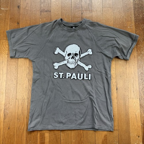 Pauli skull crossbones - fc,