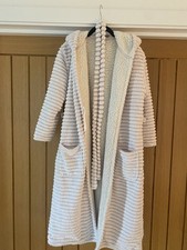Dressing gown.  M&S Cosy Fleece Hooded With ‘horns’. Pink/white.Age 13/14 years.