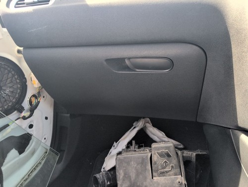 2015 2018 glove box - ds, ds