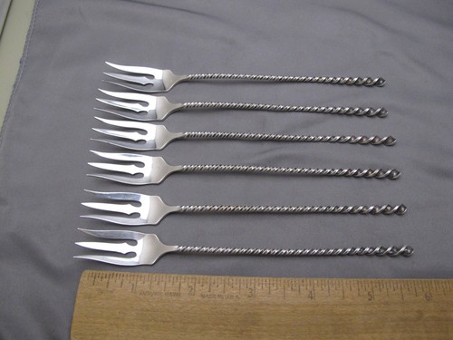 Set victorian towle - of,