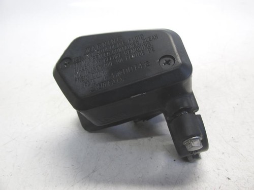 Front brake master cylinder