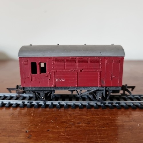 Tri ang r123 maroon horse - r123,