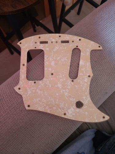 Fender mustang pickguard - fender,