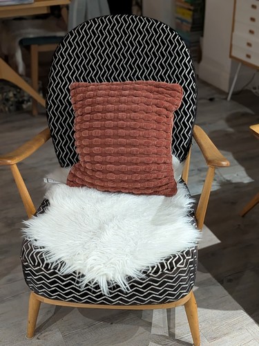 New next textured - new, cushion