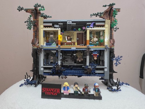 Lego stranger things upside - stranger,