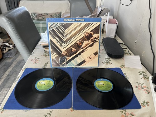 Beatles blue 1967 1970 - blue,