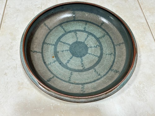 Studio pottery signed - , win