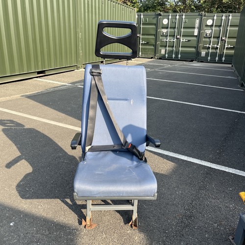 Folding single seat with built - folding,