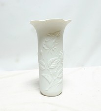 Kaiser bisque18cm vase signed