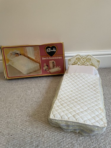 Vintage sindy pedigree bed and - pedigree,
