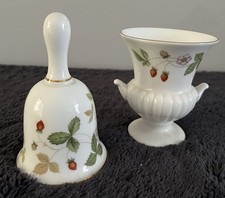 Wedgewood wild strawberry bone - strawberry,
