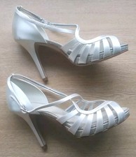 RAINBOW CLUB SIZE 6 CASSIE IVORY SATIN SANDALS. BH112825B2/43A