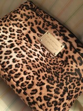 GALE HAYMAN LEOPARD PRINT TOLIETRIES COSMETIC BAG BRAND NEW BEVERLEY HILLS
