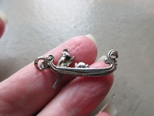 VINTAGE STERLING SILVER VENICE GONDOLA BOAT EUROPEAN HOLIDAY FOB CHARM PENDANT