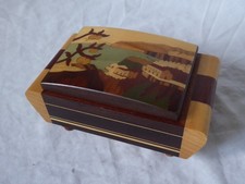 SUPERB SORRENTO WARE TRINKET