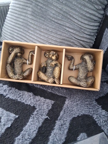 Set brass coloured - of, wise