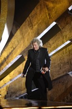 Noddy Holder at the podium