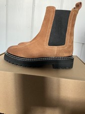 Boden Chunky Chelsea Boots